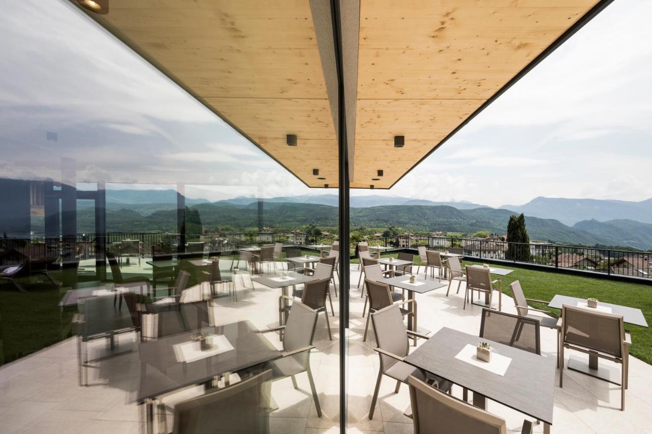 Hotel Torgglhof Caldaro Exteriör bild
