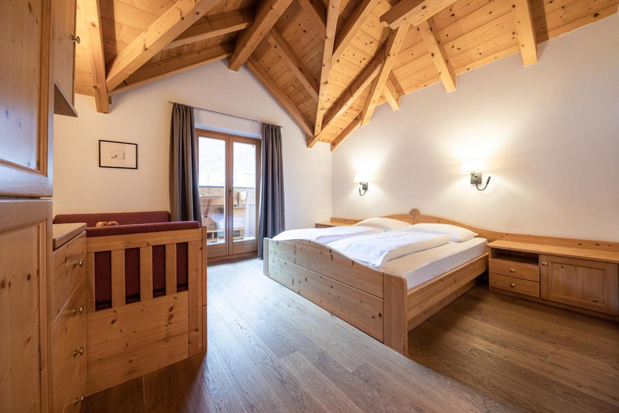 Hotel Torgglhof Caldaro Rum bild