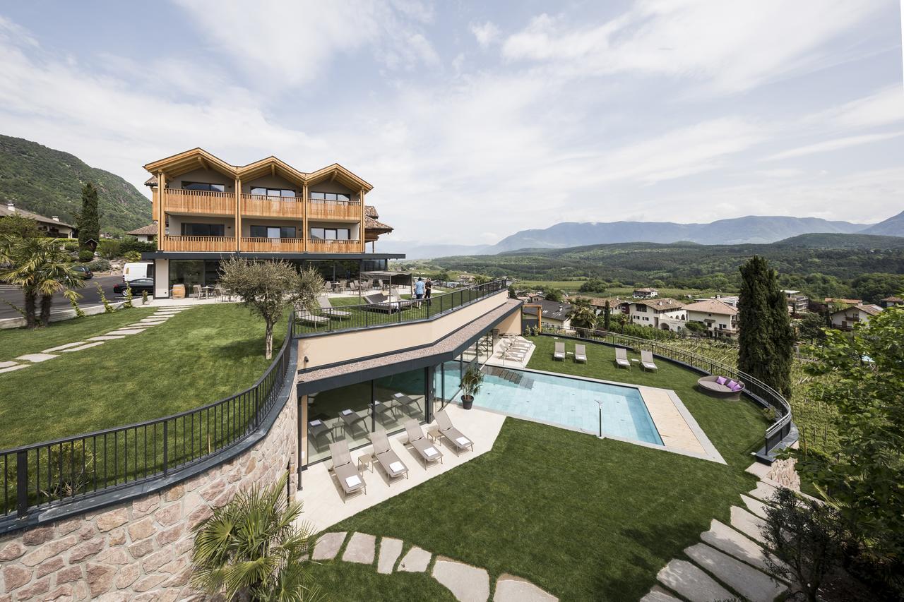 Hotel Torgglhof Caldaro Exteriör bild